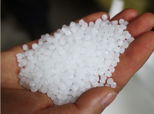شرکت Yantai Double Plastic Industry, Ltd. اصرار بر مواد اولیه HDPE 100% ویرجین برای ایجاد توری های پلاستیکی با کیفیت بالا، سازگار با محیط زیست و بادوام دارد.